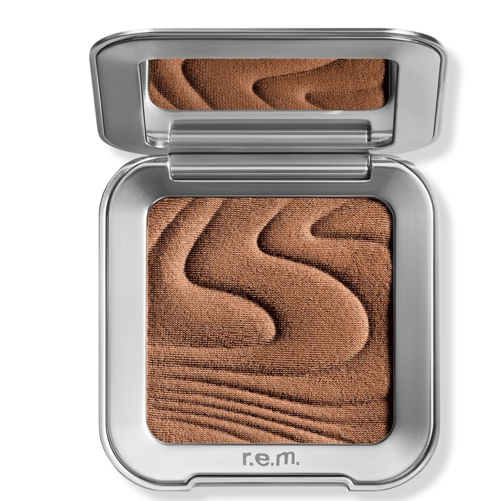 r.e.m. Beauty hypernova satin matte bronzer